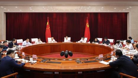 省委理论学习中心组举行集中学习学好用好深入贯彻中央八项规定精神成效经验示范带头持续推动全省学习教育走深走实王宁主持并讲话 王予波石玉钢刘晓凯参加