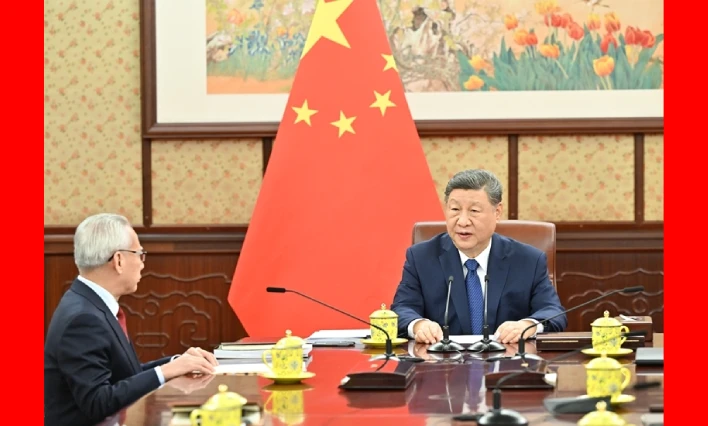 习近平听取岑浩辉述职报告