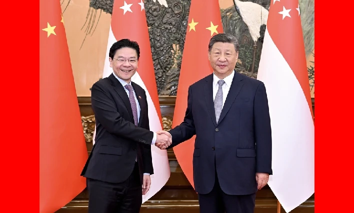习近平会见新加坡总理黄循财