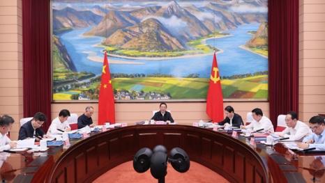 省政府党组会议常务会议强调坚定必胜信心推动高质量发展 以人为本建设现代化人民城市王予波主持