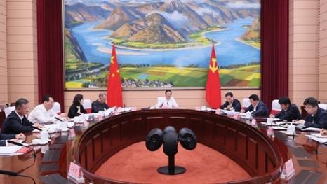 省政府召开党组会议常务会议王予波主持，传达学习习近平总书记重要讲话重要指示和中央政治局会议、国务院常务会议精神，研究有关工作