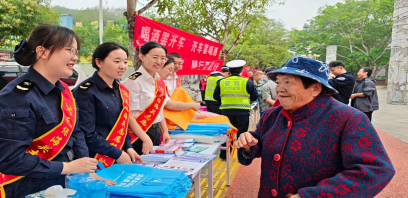 昆明海关团委组织开展学雷锋志愿服务系列活动