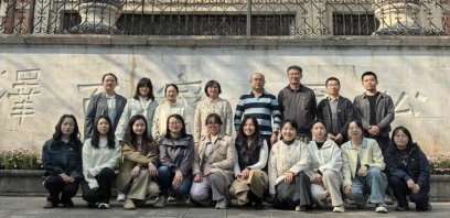 云南省药品和医疗器械审评中心党支部到云南大学校史馆开展“感悟校史守初心 清正担当建新功”主题党日活动​