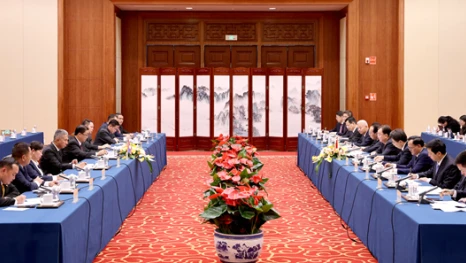 王宁会见老挝琅勃拉邦省委书记本倰·玛尼冯