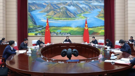 省政府党组理论学习中心组开展集中学习研讨 扎实践行“为人民出政绩以实干出政绩”政治要求 王予波主持并讲话