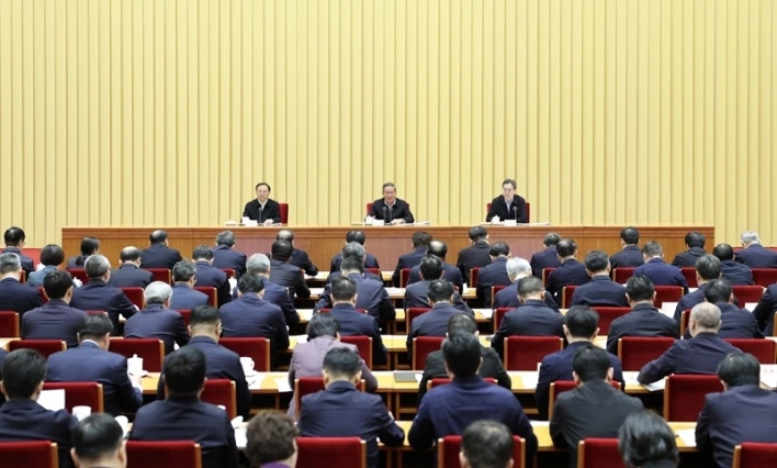 习近平就服务业发展作出重要指示强调：突出需求牵引改革攻坚科技赋能开放合作 努力开创服务业高质量发展新局面