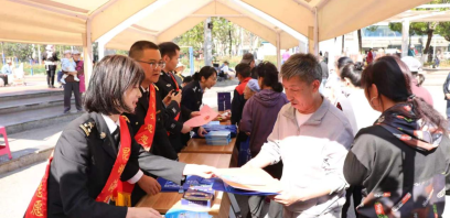 关企携手送法 共护国家安全——昆明海关组织团员青年开展“4·15”全民国家安全教育日普法活动