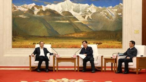 王宁王予波与北京大学党委书记何光彩会谈