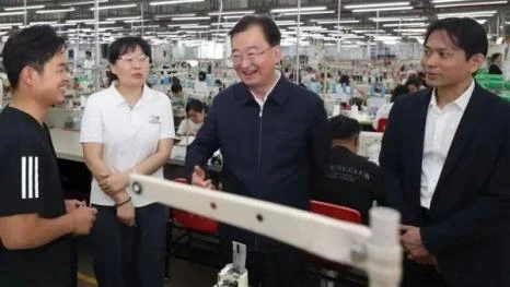 云南省委书记：农民增收始终是第一位的任务