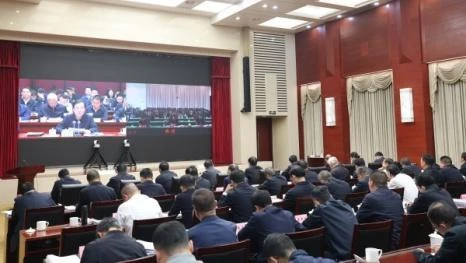 省委省政府重大产业项目推进会强调牢固树立和践行正确政绩观 坚定不移抓产业抓项目抓招商王宁主持会议并讲话 王予波提出工作要求 刘洪建出席
