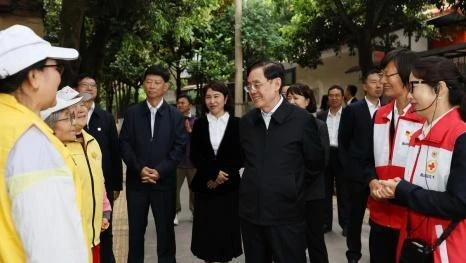 何维在云南调研红十字工作