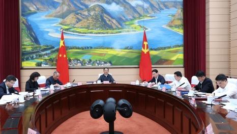 省政府召开党组会议常务会议传达学习习近平总书记重要讲话重要指示批示精神，研究生态环境保护、基本公共服务均等化、“一老一小”关爱服务等工作王予波主持