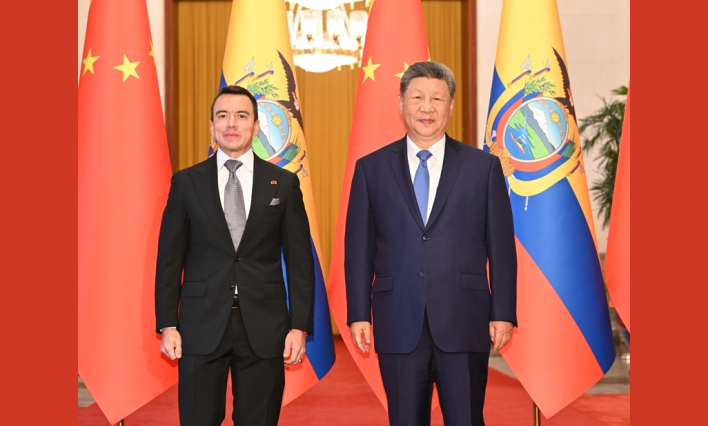 习近平同厄瓜多尔总统诺沃亚会谈