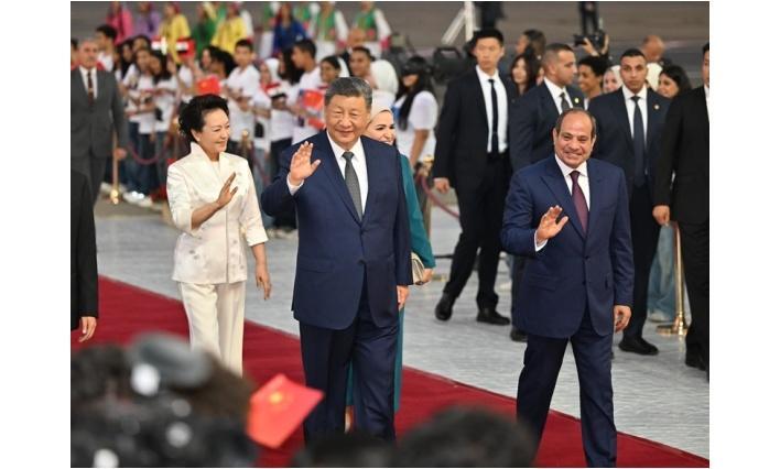 习近平抵达开罗对埃及进行国事访问