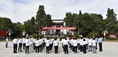 曲靖市直机关举行新党员集中入党宣誓暨现场教学活动