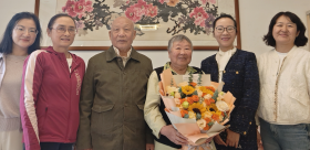 省直机关妇工委组织开展“情暖重阳·致敬巾帼”走访慰问活动